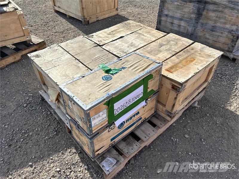 Quantity of (8) Machpro Hydraulic Thumb Hydraulic Godet