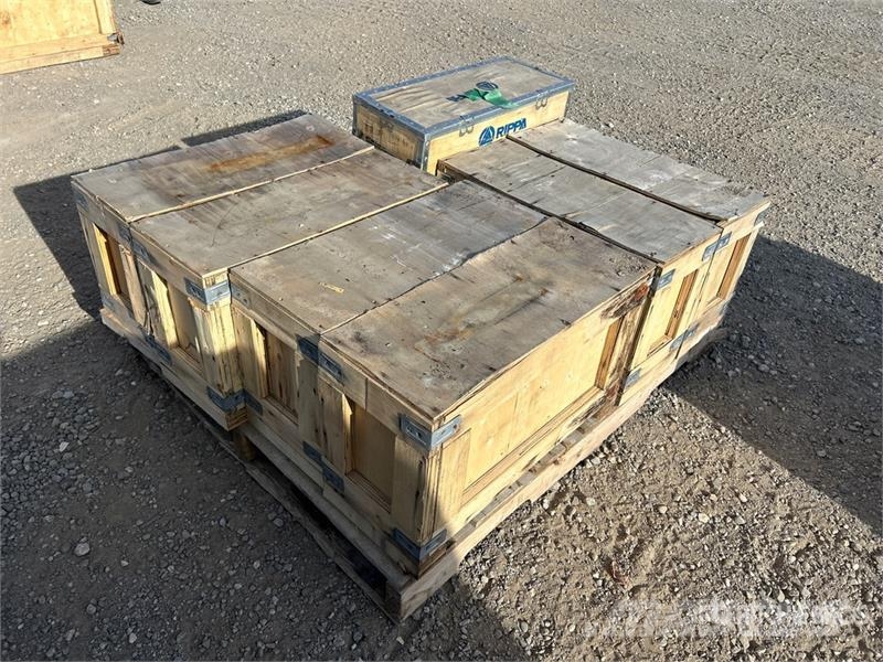 Quantity of (8) Machpro Hydraulic Thumb Hydraulic Godet