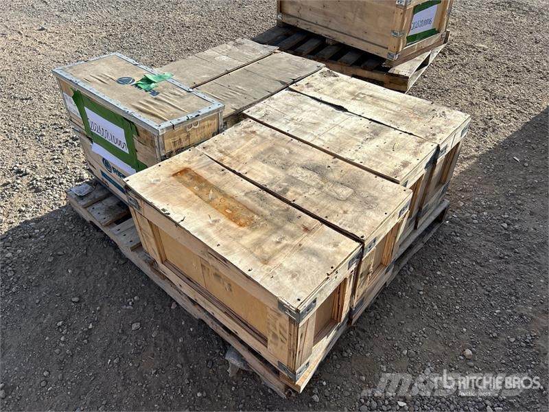 Quantity of (8) Machpro Hydraulic Thumb Hydraulic Godet