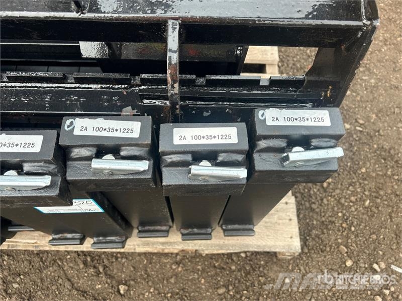 Quantity of (8) Mower King SA 48 in Skid Steer Fo Građevinarske viljuške