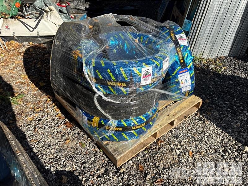  Quantity of (8) P235/70R16 Tires (Unused) 轮胎、车轮、轮圈