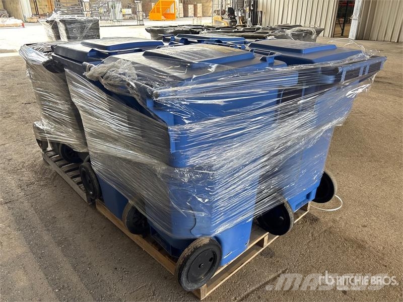 Quantity of (8) Plastic Garbage Bins Drugi deli