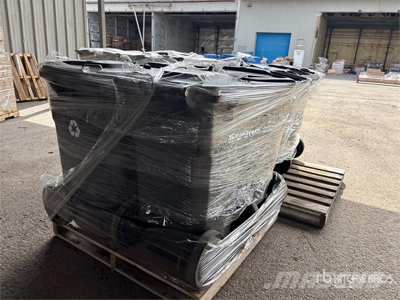 Quantity of (8) Plastic Garbage Bins Drugi deli