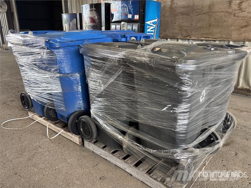 Quantity of (8) Plastic Garbage Bins Drugi deli