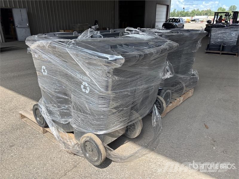 Quantity of (8) Plastic Garbage Bins Drugi deli