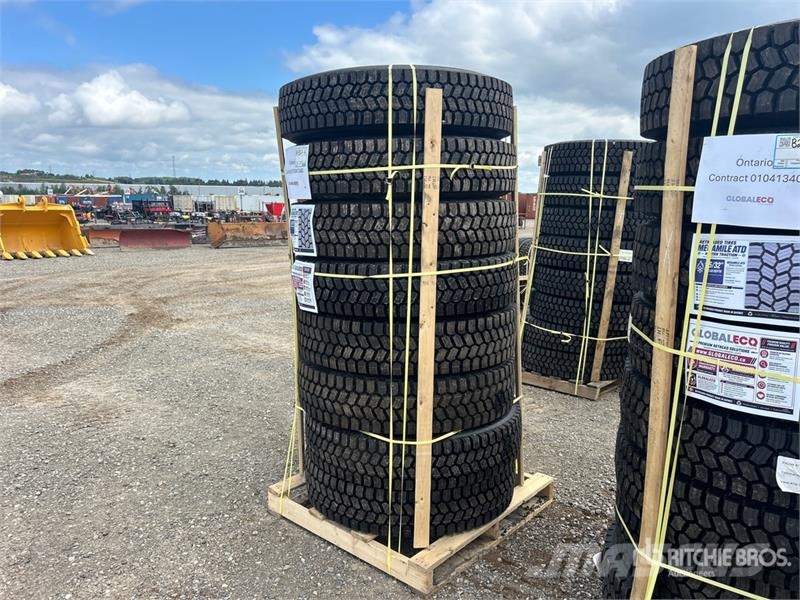 Quantity of (8) Snow Traction Retread 11R22.5 Tire Pneumatici, ruote e cerchioni