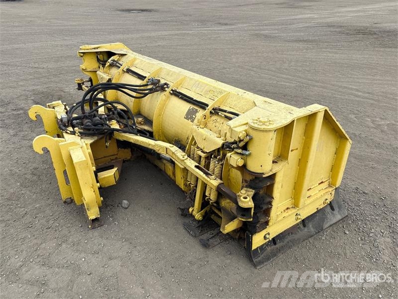 Quantity of 9 ft 9 in 2 Way Snow Pusher - Fits Whe Снежные отвалы и плуги