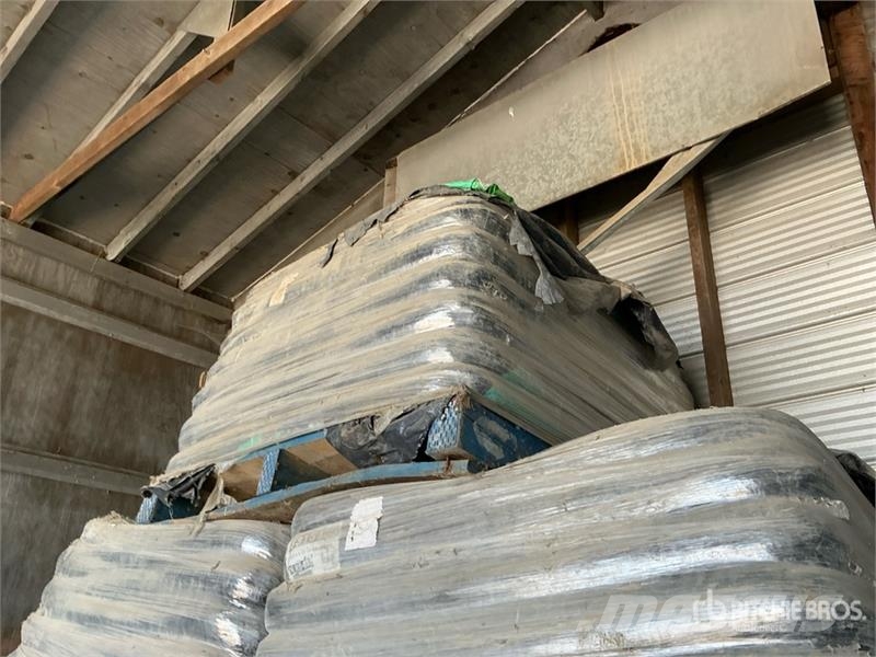 Quantity of (9) Pallets of Ice Melt Muud osad