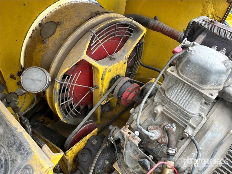 Quantity of Aerotech Herman Nelson Firebird-46 400 Kühl- und Heizsysteme