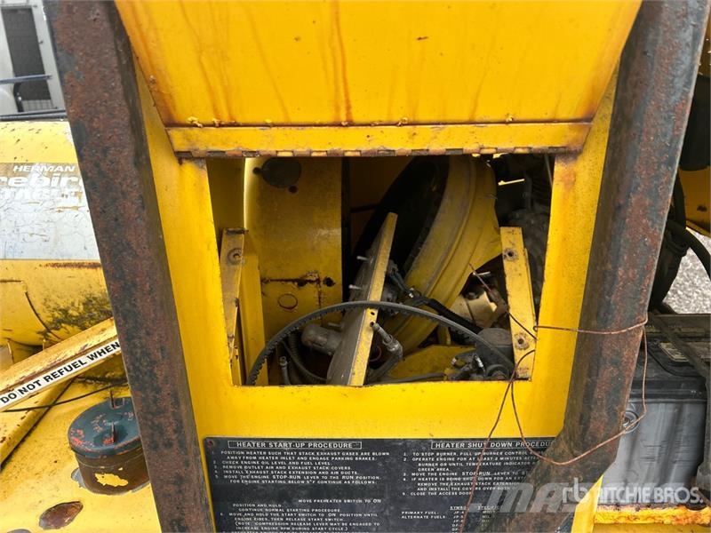 Quantity of Aerotech Herman Nelson Firebird-46 400 Kühl- und Heizsysteme