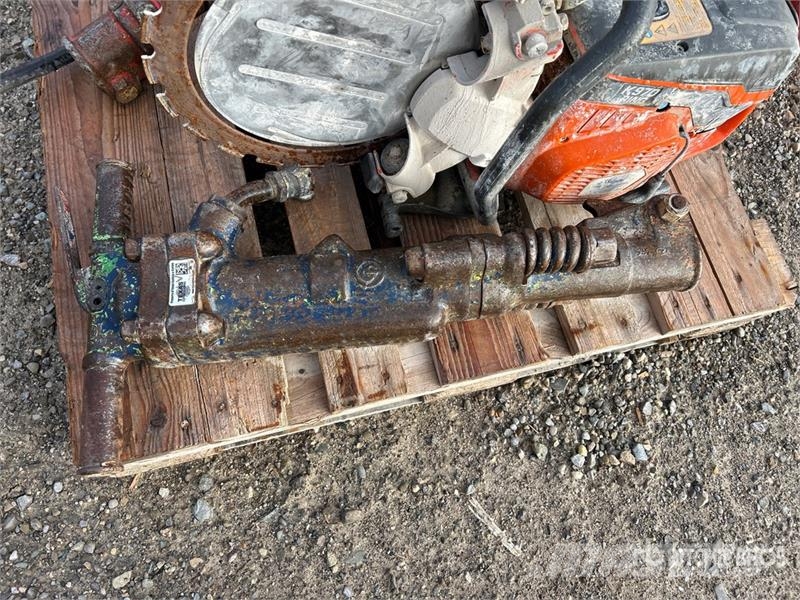 Quantity of Air Hammers and Saws Andere Zubehörteile