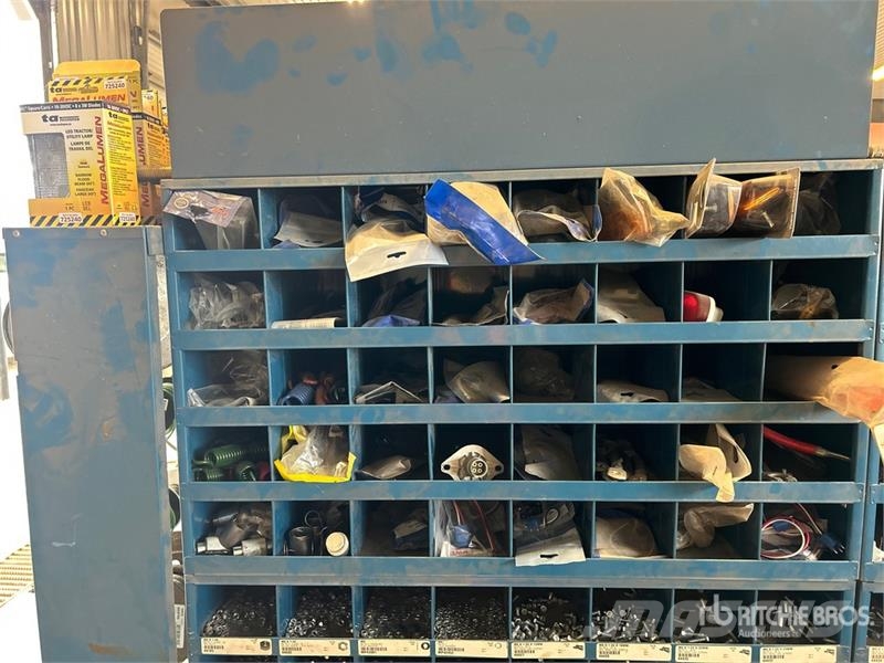 Quantity of Assorted Bolts/Assorted Lights Andere Zubehörteile