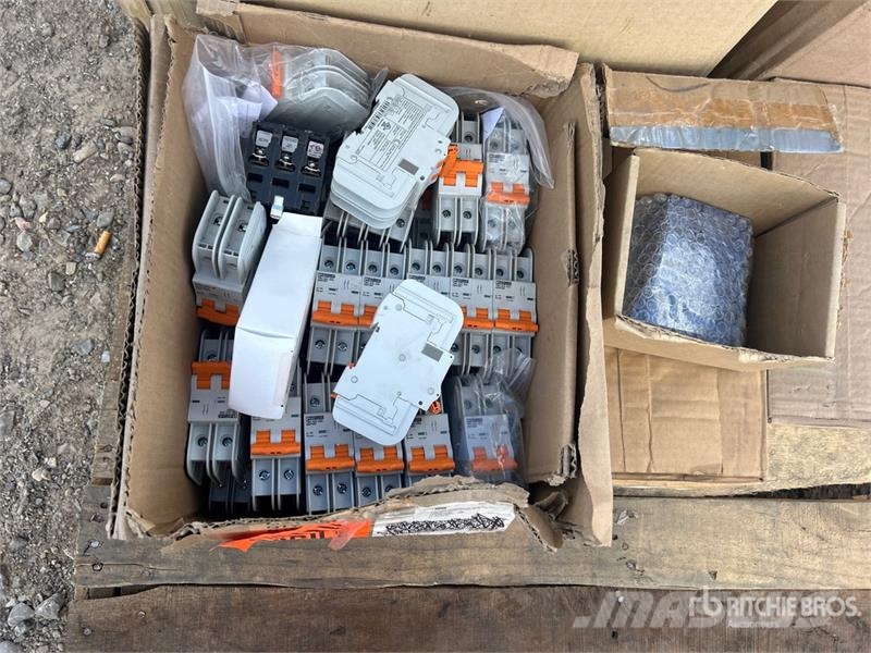 Quantity of Assorted Brand Electrical Breakers Drugi deli
