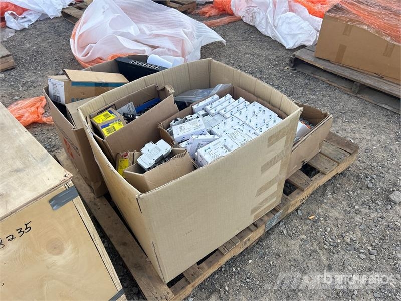 Quantity of Assorted Brand Electrical Breakers Drugi deli