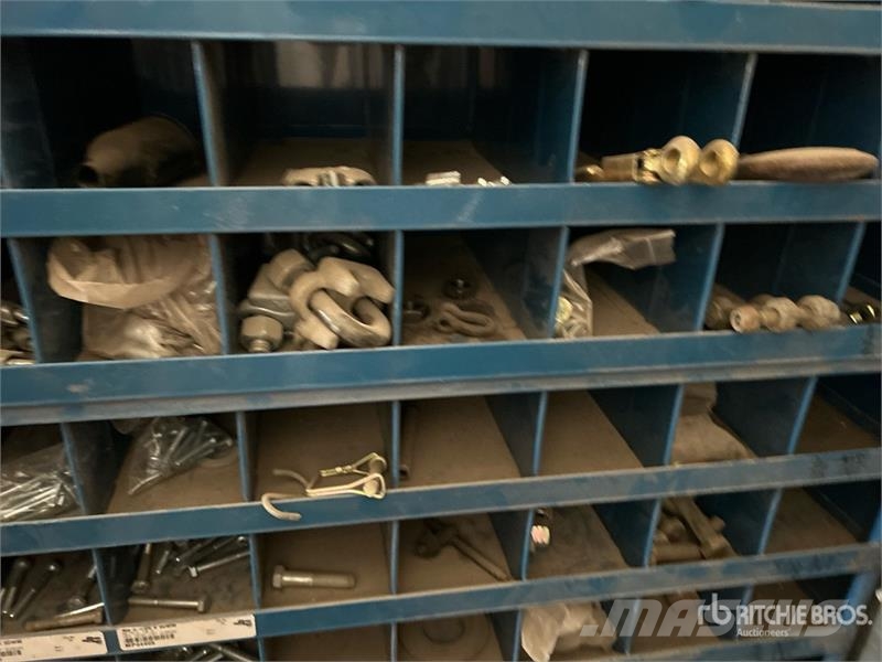  Quantity of Assorted Bolts/Assorted Lights 其他組件