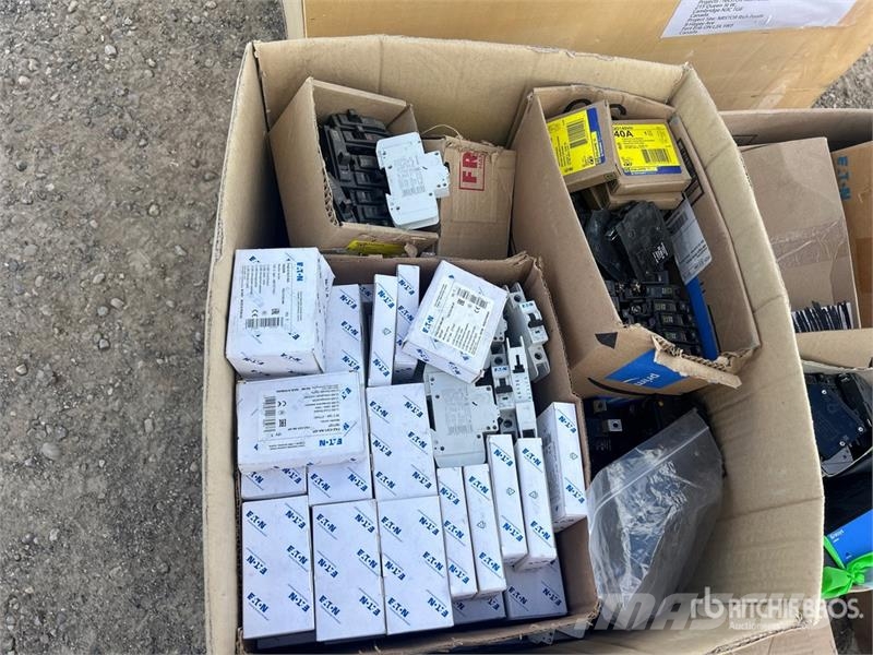 Quantity of Assorted Brand Electrical Breakers Drugi deli