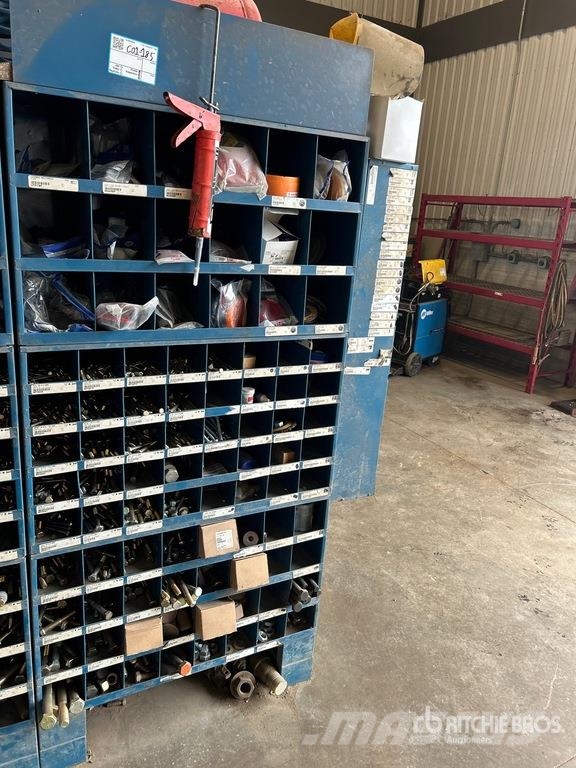 Quantity of Assorted Bolts/Assorted Lights Andere Zubehörteile
