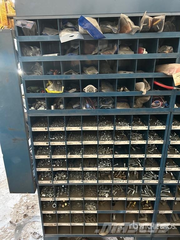 Quantity of Assorted Bolts/Assorted Lights 其他組件