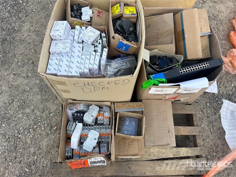 Quantity of Assorted Brand Electrical Breakers Drugi deli