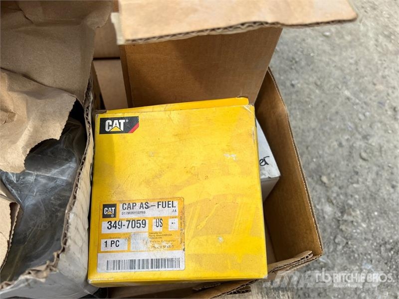 Quantity of Assorted CAT Parts Drugi deli