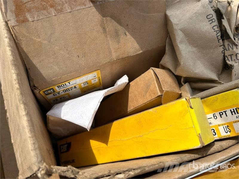 Quantity of Assorted CAT Parts Drugi deli