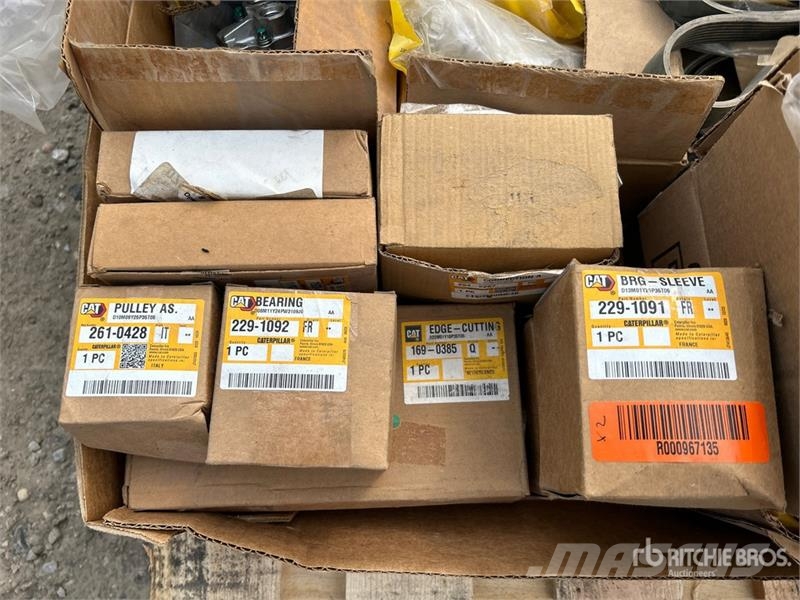 Quantity of Assorted CAT Parts Drugi deli