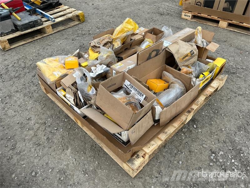 Quantity of Assorted CAT Parts Drugi deli