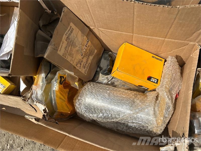 Quantity of Assorted CAT Parts Drugi deli