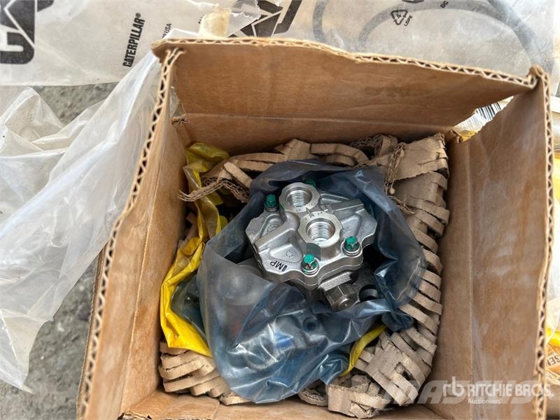 Quantity of Assorted CAT Parts Drugi deli