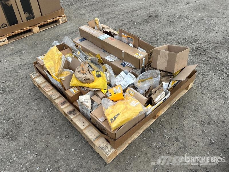 Quantity of Assorted CAT Parts Drugi deli