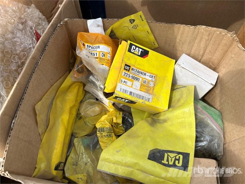 Quantity of Assorted CAT Parts Drugi deli