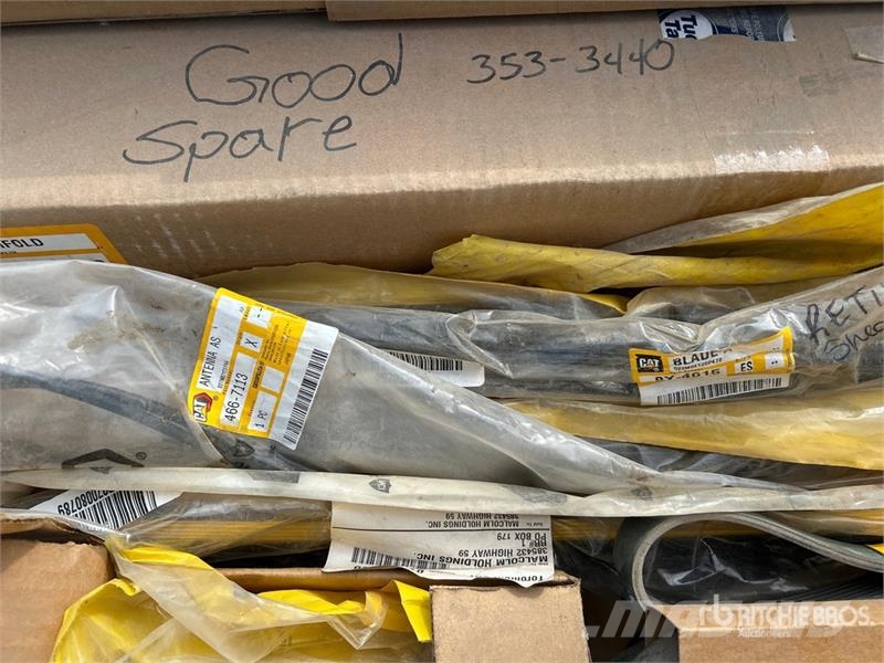 Quantity of Assorted CAT Parts Drugi deli