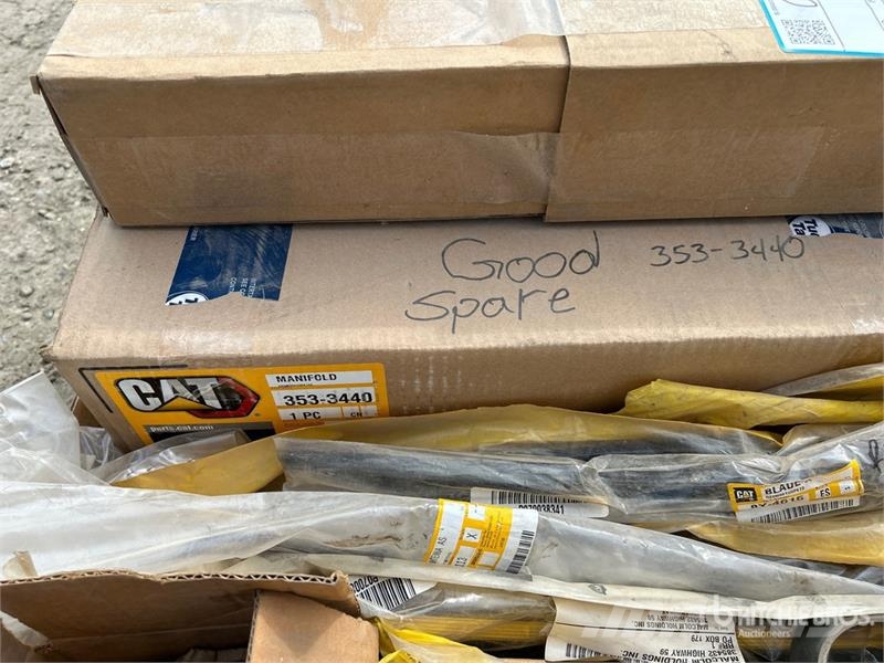 Quantity of Assorted CAT Parts Drugi deli
