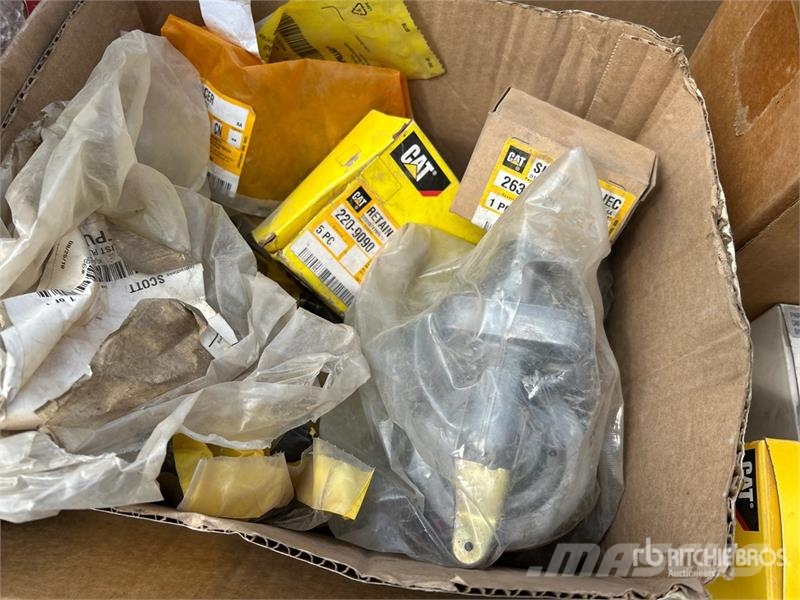 Quantity of Assorted CAT Parts Drugi deli