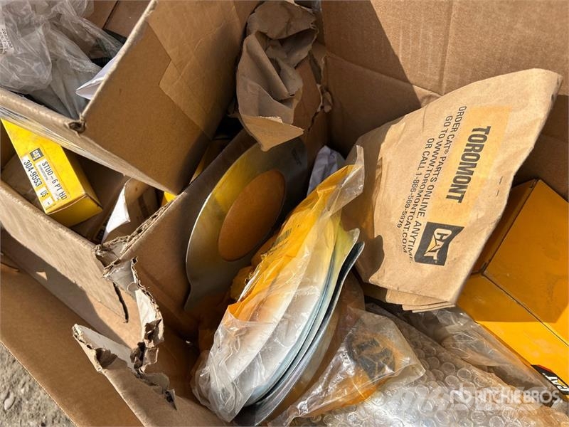Quantity of Assorted CAT Parts Drugi deli