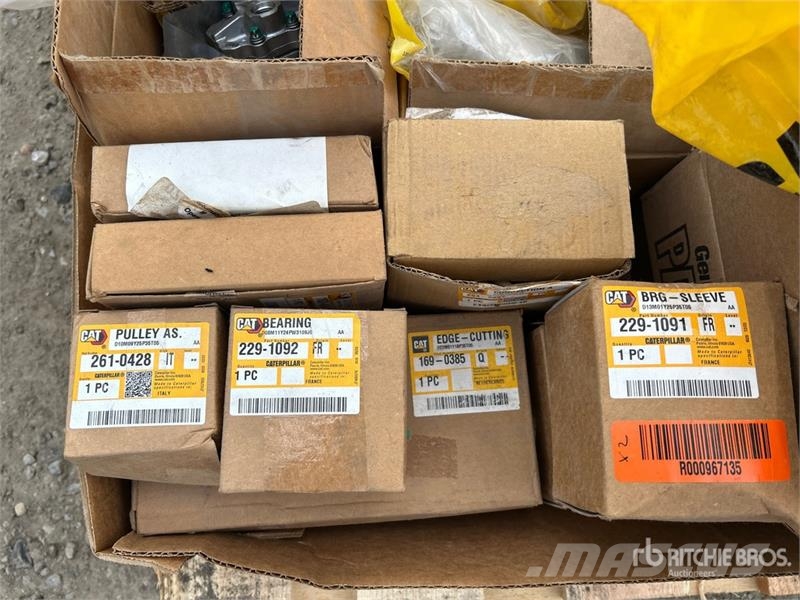 Quantity of Assorted CAT Parts Drugi deli