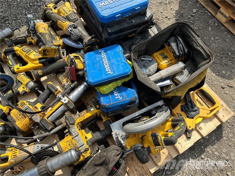  Quantity of Assorted Dewalt Power Tools Drugi deli