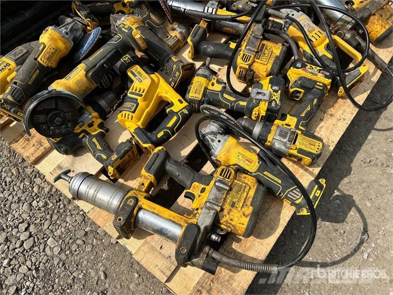  Quantity of Assorted Dewalt Power Tools Drugi deli