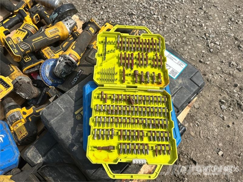 Quantity of Assorted Dewalt Power Tools Drugi deli