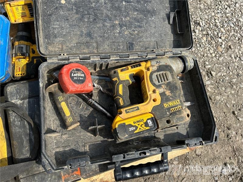  Quantity of Assorted Dewalt Power Tools Drugi deli