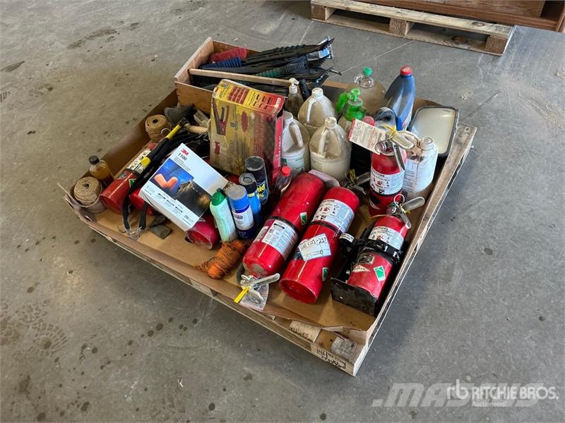  Quantity of Assorted Fluids/Bug Sprays, Assorted F Altri componenti