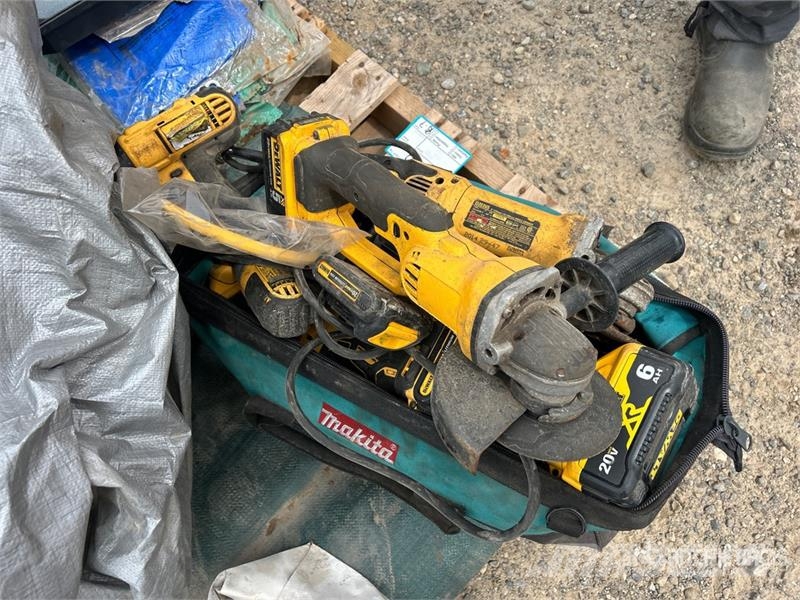 Quantity of Assorted Hand Tools Drugi deli