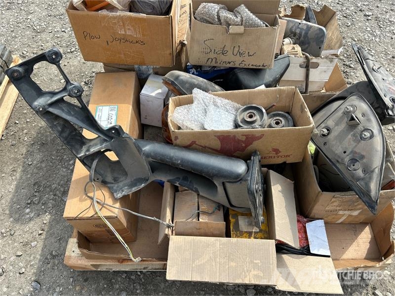 Quantity of Assorted Headlights, Mirror Brackets/M Drugi deli