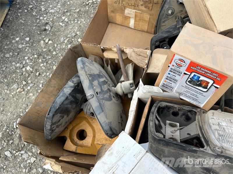 Quantity of Assorted Headlights, Mirror Brackets/M Drugi deli