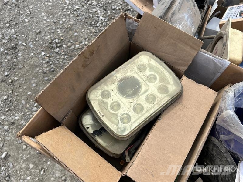 Quantity of Assorted Headlights, Mirror Brackets/M Drugi deli