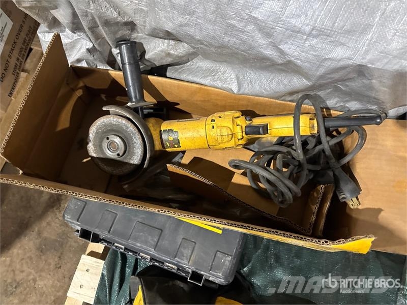 Quantity of Assorted Hand Tools Drugi deli