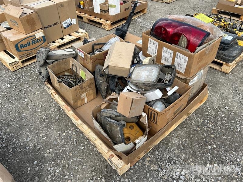 Quantity of Assorted Headlights, Mirror Brackets/M Drugi deli