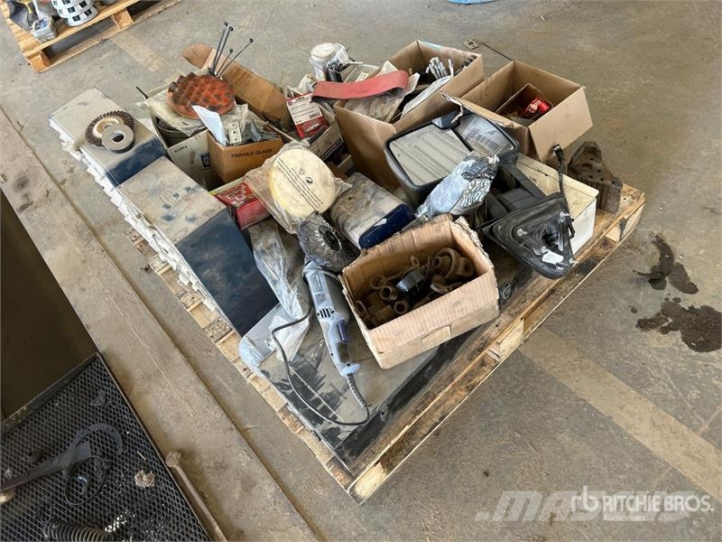 Quantity of Assorted Nuts, Bolts, Tyre Repair Kits Inne akcesoria