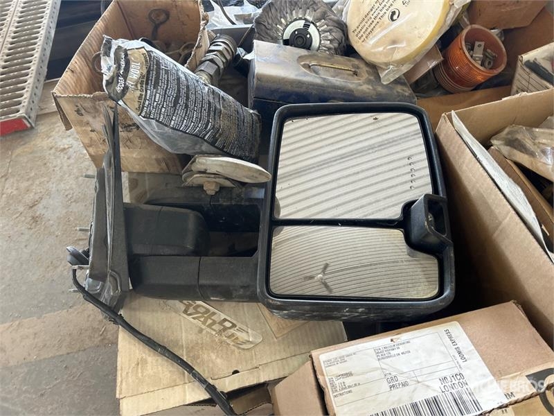 Quantity of Assorted Nuts, Bolts, Tyre Repair Kits Inne akcesoria
