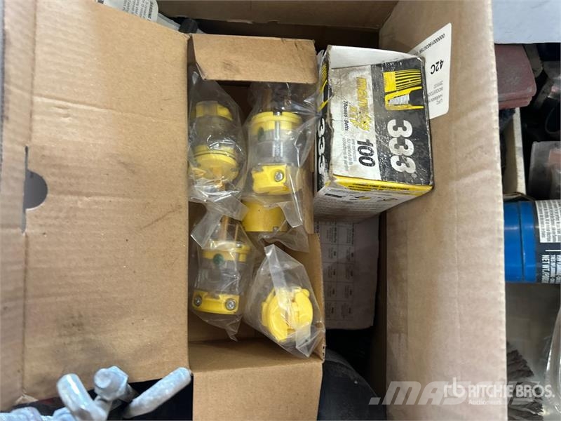 Quantity of Assorted Nuts, Bolts, Tyre Repair Kits Inne akcesoria